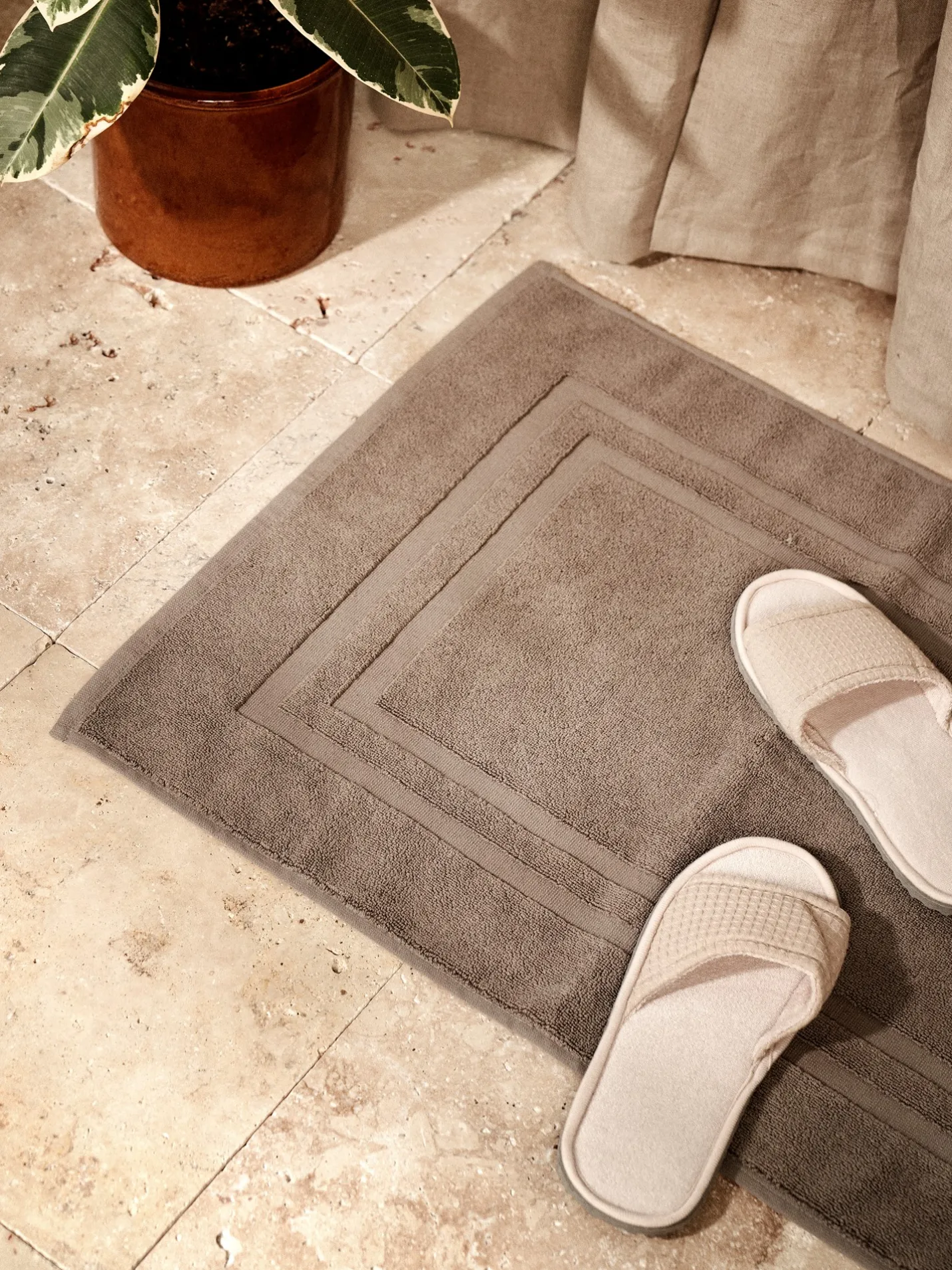 New Søstrene Grene Schweiz Badematte Warm Grey