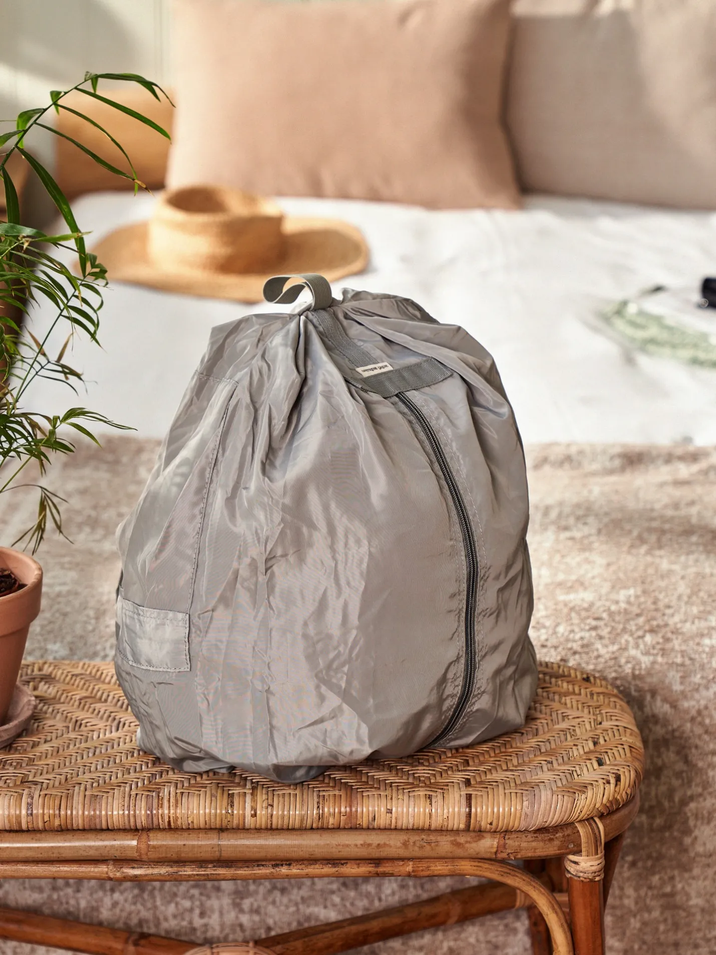 Søstrene Grene Schweiz Faltbarer Rucksack Thyme Green