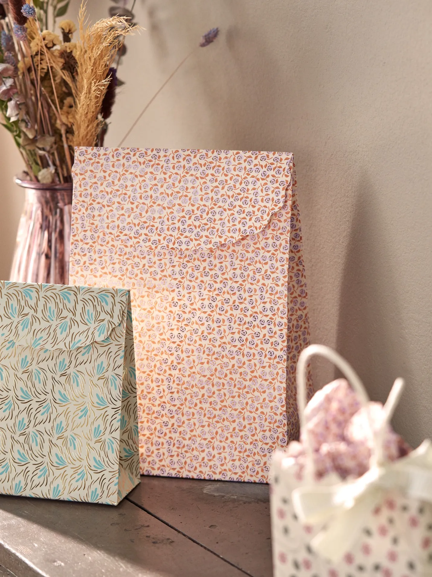 Best Søstrene Grene Schweiz Kuvert-Geschenktüte Lilac