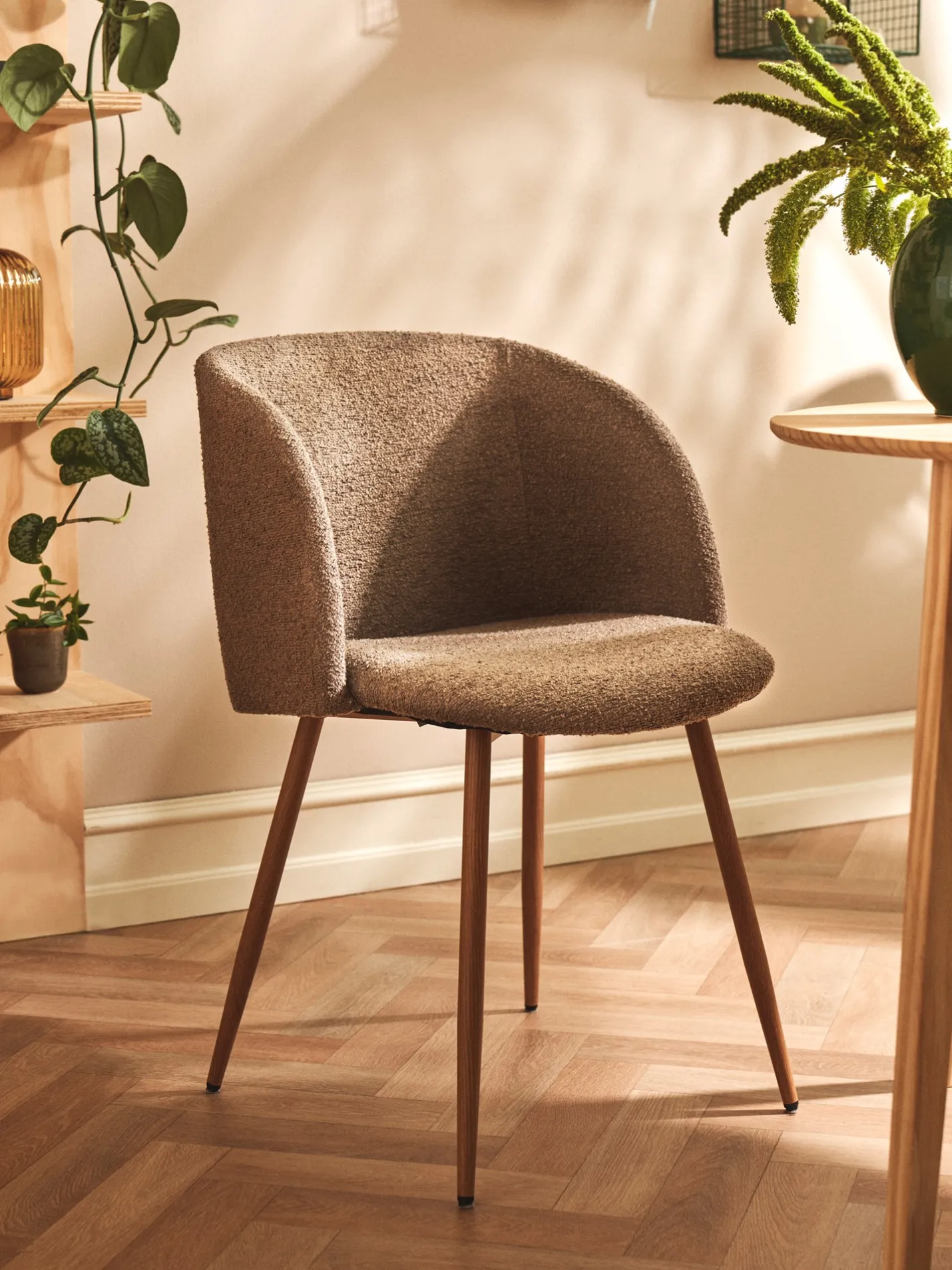New Søstrene Grene Schweiz Stuhl Mit Bouclé-Stoff Brown